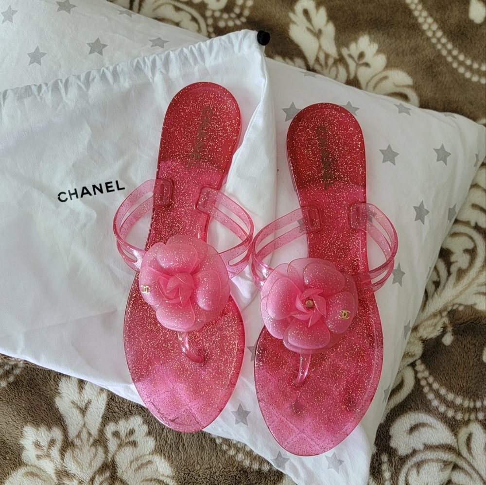 🔥SOLD🔥 CHANEL Camelia Slides